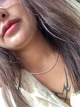   BabyShowPublic   online show from November 2, 2025, 9:33 am