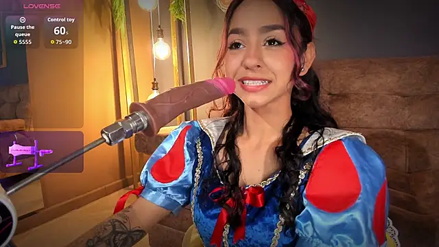 Snapshot of RACHELRUIZ chatting on October 31, 2025, 3:13 pm RACHELRUIZ online show from October 31, 2025, 3:13 pm