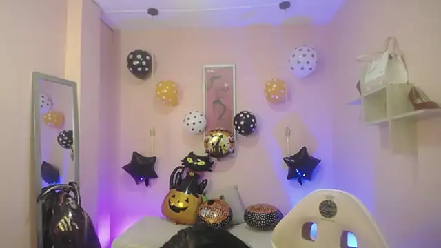 LadyWawy online show from October 21, 2025, 12:50 pm