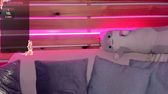 Emily Tylerr online show from October 16, 2025, 7:31 am