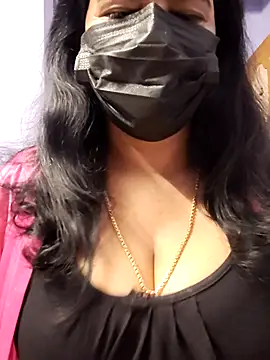 mallu-lover online show from October 30, 2025, 1:40 am