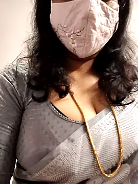 mallu-lover online show from March 1, 2026, 1:13 pm