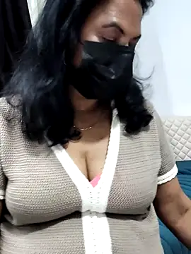 mallu-lover online show from April 11, 2026, 8:57 pm