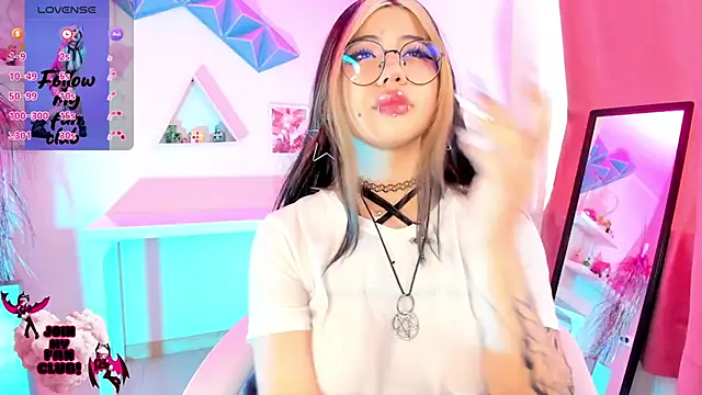 pinkk deemon online show from October 27, 2025, 2:32 pm