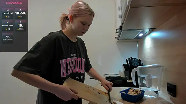  Gentle Angel Melissa  online show from October 10, 2025, 4:06 pm