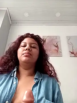 CloeStron online show from November 1, 2025, 1:57 pm