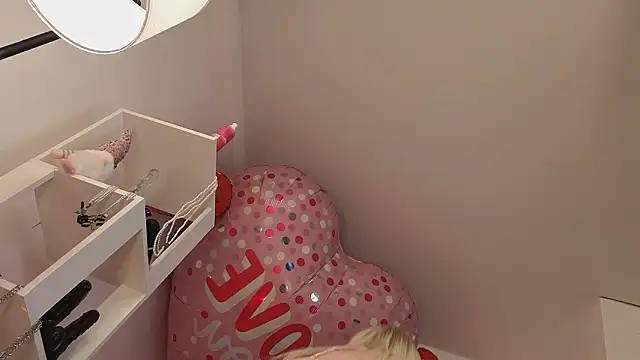   Miray   online show from February 13, 2026, 5:25 am