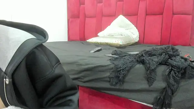 Mollyxketa1  online show from November 6, 2025, 2:23 am