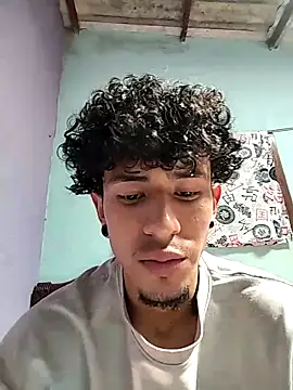 Snapshot of Thebigbreastedgamer chatting on February 26, 2026, 6:40 pm Thebigbreastedgamer online show from February 26, 2026, 6:40 pm