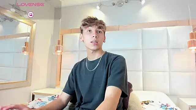 Twinkie Hung online show from September 20, 2025, 9:49 pm