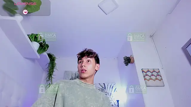 Twinkie Hung online show from November 19, 2025, 9:26 pm