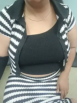 Snapshot of Bhabhiji1 chatting on May 22, 2026, 12:00 pm Bhabhiji1 online show from May 22, 2026, 12:00 pm