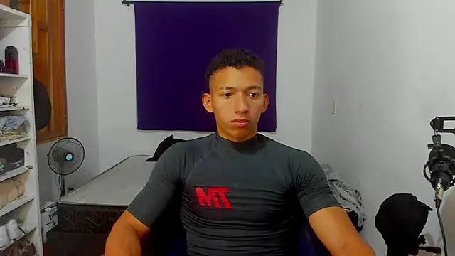 Snapshot of JuanchiT66 chatting on October 1, 2025, 4:51 am JuanchiT66 online show from October 1, 2025, 4:51 am