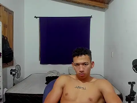 Snapshot of JuanchiT66 chatting on October 26, 2025, 5:35 am JuanchiT66 online show from October 26, 2025, 5:35 am