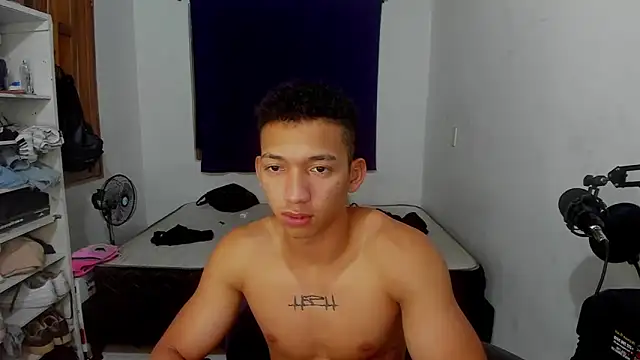 Snapshot of JuanchiT66 chatting on October 30, 2025, 5:20 am JuanchiT66 online show from October 30, 2025, 5:20 am