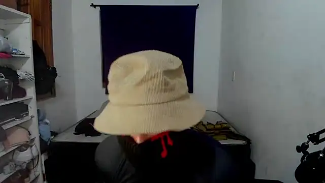 Snapshot of JuanchiT66 chatting on November 1, 2025, 8:05 am JuanchiT66 online show from November 1, 2025, 8:05 am