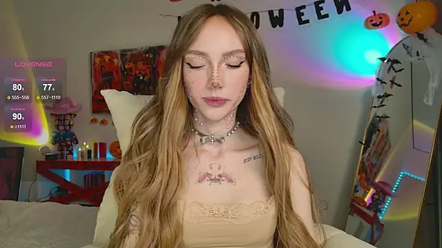 Lunainnk online show from October 28, 2025, 12:14 am