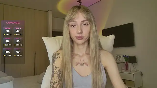 Lunainnk online show from March 23, 2026, 1:20 am