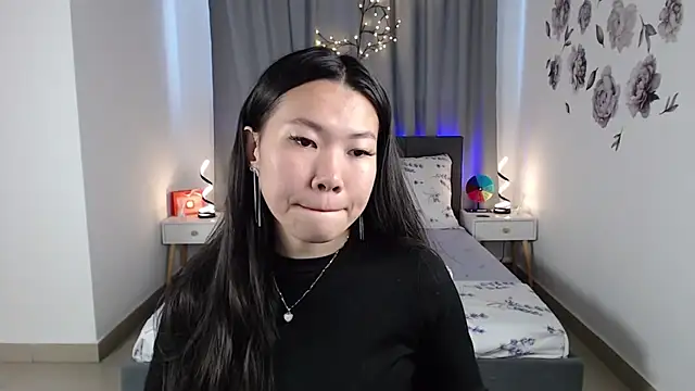 LunaPurrr online show from September 12, 2025, 11:15 pm