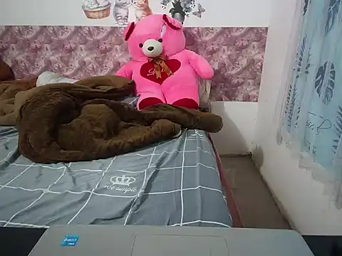 Linda-24 online show from November 2, 2025, 8:06 am