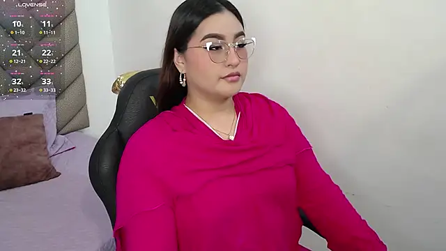 Snapshot of heluejamil chatting on October 27, 2025, 8:02 pm heluejamil online show from October 27, 2025, 8:02 pm