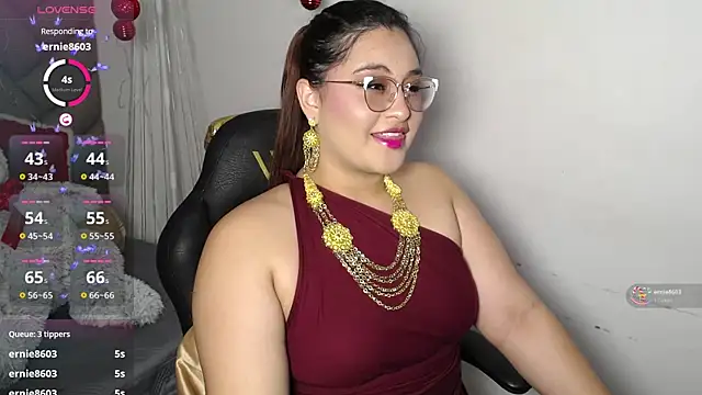 Snapshot of heluejamil chatting on November 18, 2025, 8:02 pm heluejamil online show from November 18, 2025, 8:02 pm