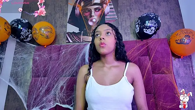 sophiasweet  1 online show from October 24, 2025, 12:34 pm