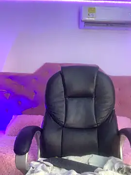 Velveet x online show from November 10, 2025, 12:15 pm