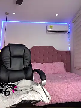 Velveet x online show from November 20, 2025, 1:00 pm