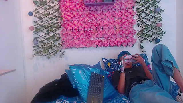 Snapshot of iam_lukas__ chatting on September 13, 2025, 4:12 am iam lukas online show from September 13, 2025, 4:12 am