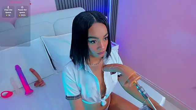 Clawdeen  wolf online show from April 10, 2026, 8:57 pm