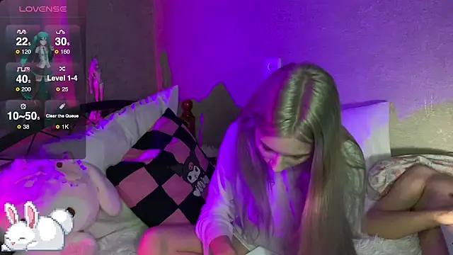 Snapshot of Elaincutee chatting on September 19, 2025, 10:32 pm Elaincutee online show from September 19, 2025, 10:32 pm