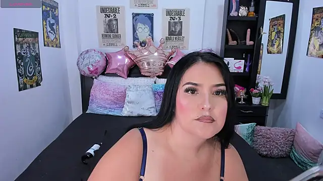 lilylunapotter online show from November 12, 2025, 1:06 am