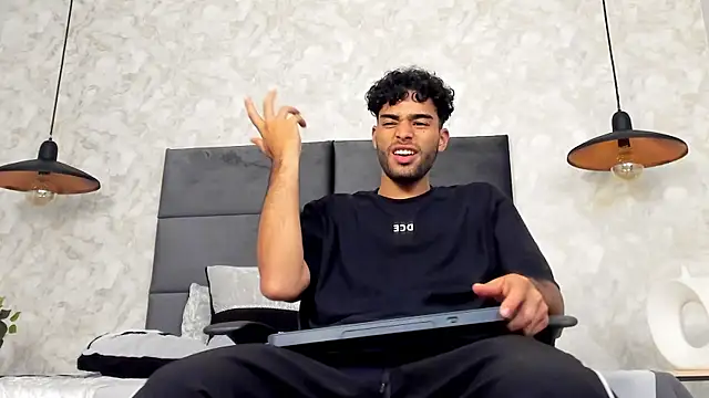 Snapshot of RaphaelDufort chatting on October 15, 2025, 11:49 pm RaphaelDufort online show from October 15, 2025, 11:49 pm