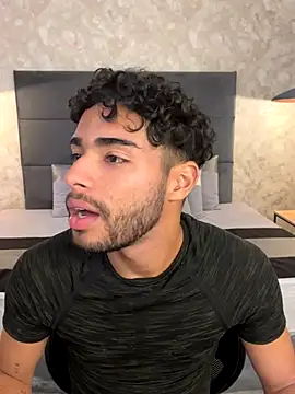 Snapshot of RaphaelDufort chatting on November 8, 2025, 11:58 pm RaphaelDufort online show from November 8, 2025, 11:58 pm