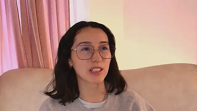Snapshot of Ginevra_esposito chatting on May 15, 2026, 12:45 pm Ginevra esposito online show from May 15, 2026, 12:45 pm