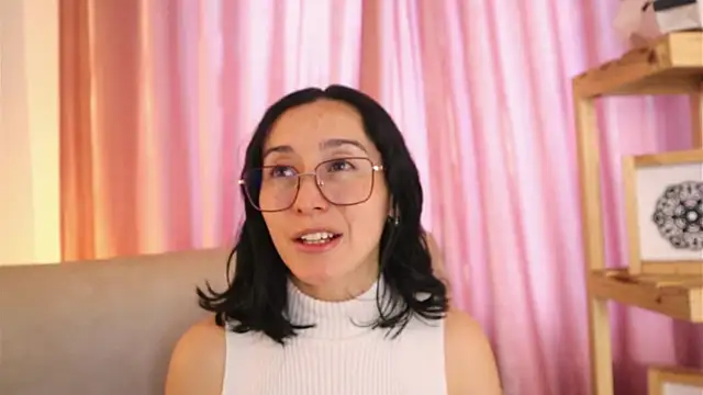Snapshot of Ginevra_esposito chatting on May 18, 2026, 1:06 pm Ginevra esposito online show from May 18, 2026, 1:06 pm