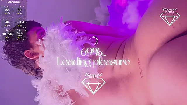 Diamond Piarce online show from November 9, 2025, 3:27 am