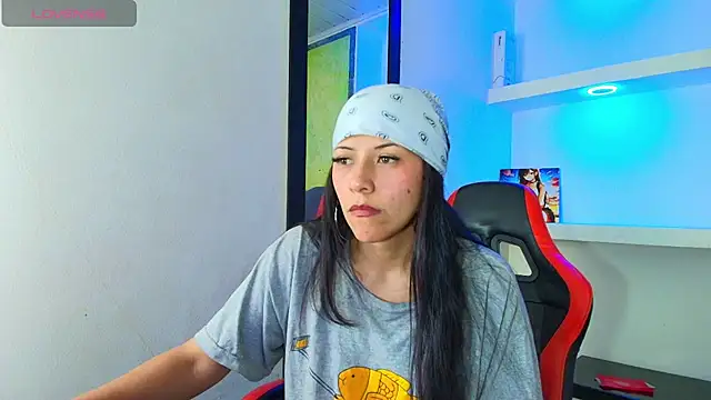 Snapshot of Raven_Rouge_ chatting on September 12, 2025, 6:13 am Raven Rouge online show from September 12, 2025, 6:13 am