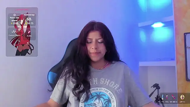 Snapshot of Raven_Rouge_ chatting on November 16, 2025, 6:30 am Raven Rouge online show from November 16, 2025, 6:30 am