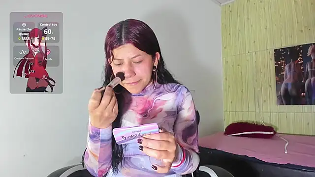 Snapshot of Raven_Rouge_ chatting on December 2, 2025, 5:02 am Raven Rouge online show from December 2, 2025, 5:02 am