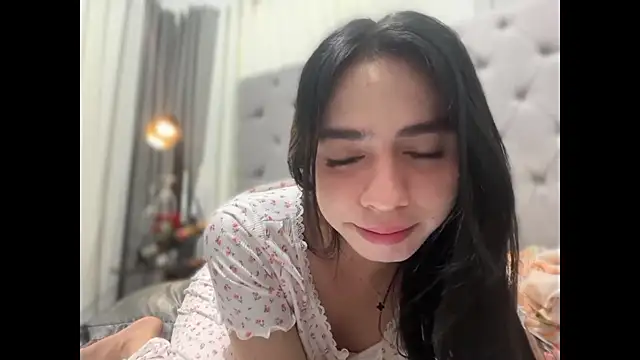joyfulmartinaa online show from May 5, 2026, 6:49 pm