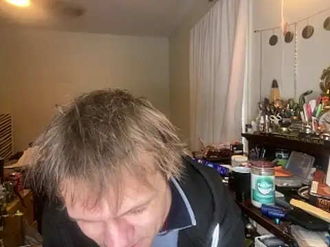 XanderOzzz online show from December 4, 2025, 5:54 pm