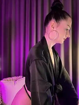 bigJuicyPussy online show from February 15, 2026, 1:31 pm