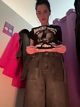 Snapshot of bigJuicyPussy chatting on April 1, 2026, 1:41 pm bigJuicyPussy online show from April 1, 2026, 1:41 pm