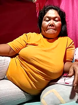 Snapshot of Mari_fvcks chatting on November 22, 2025, 8:35 am Mari fvcks online show from November 22, 2025, 8:35 am