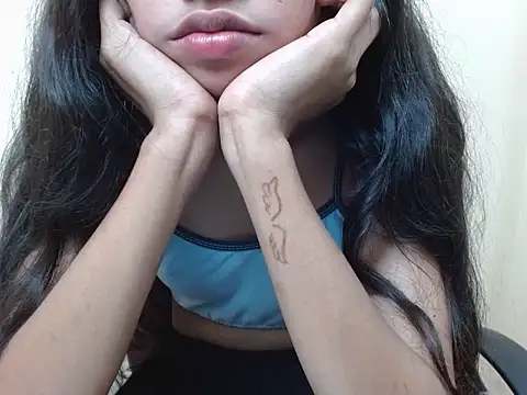Snapshot of smallcuute chatting on September 17, 2025, 10:33 pm smallcuute online show from September 17, 2025, 10:33 pm