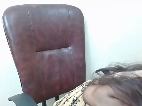 Snapshot of smallcuute chatting on October 6, 2025, 7:33 pm smallcuute online show from October 6, 2025, 7:33 pm