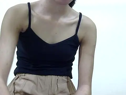 smallcuute online show from November 14, 2025, 10:47 am