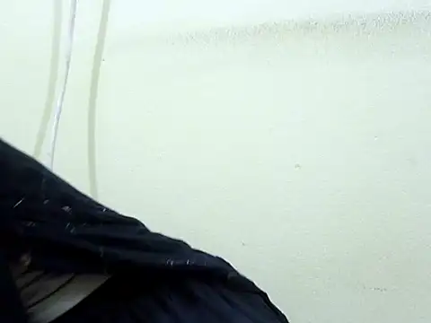 smallcuute online show from December 3, 2025, 8:18 pm